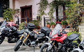 Ξενώνας Βαλεντίνη